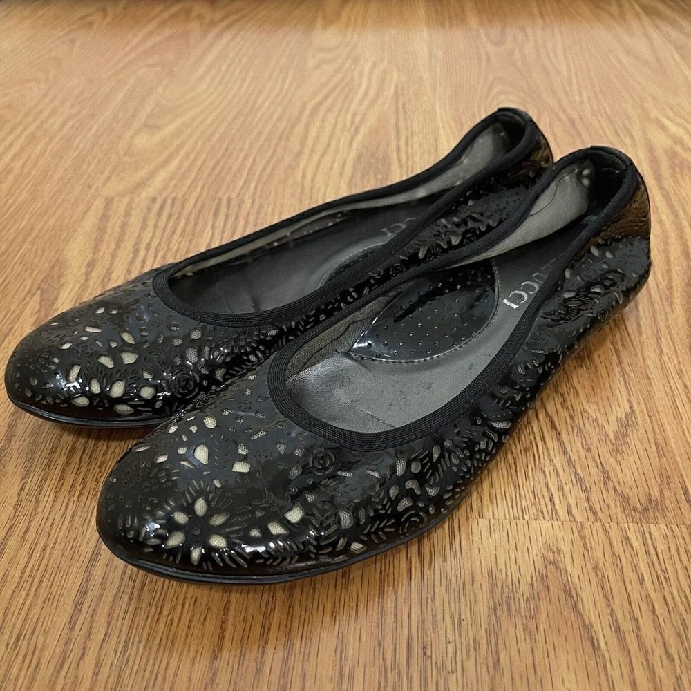 Sesto Meucci Laser floral Cut Out Black Patent slip on Flats size US 6.5